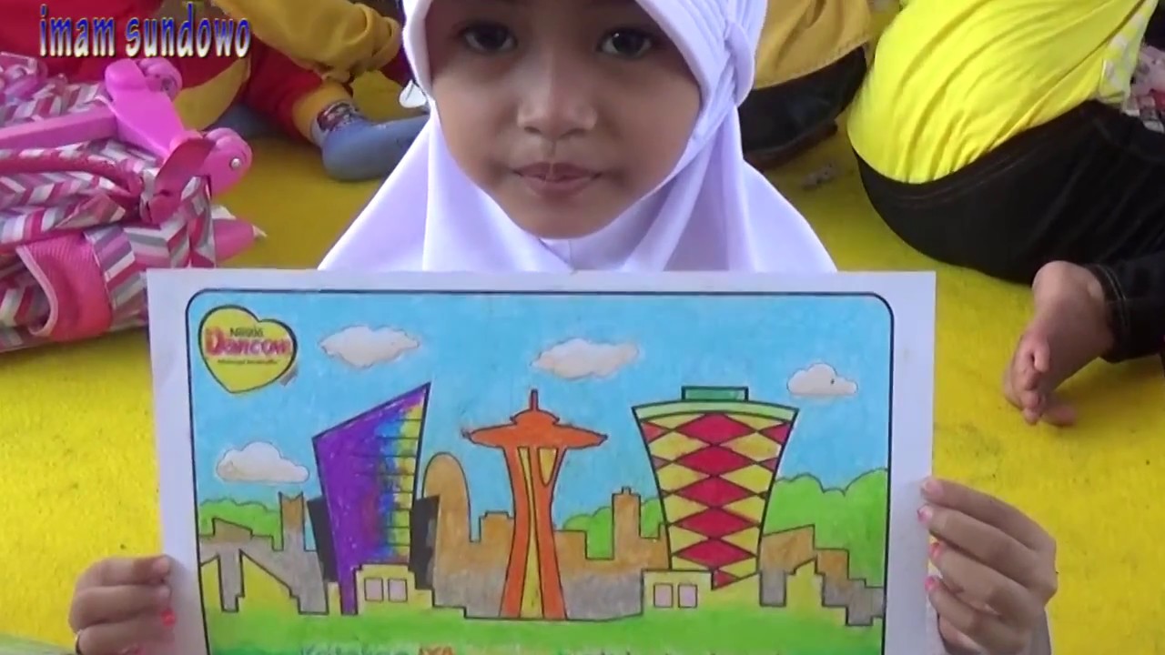  lomba  mewarnai  gambar  menggunakan crayon bersama gresselda 