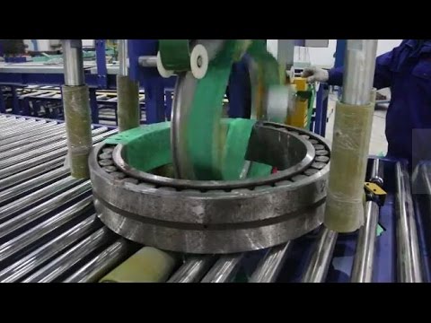 Automatic bearing packaging machine and baering wrapping machine