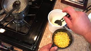 How to prepare an easy Mexican corn on the cob from a can