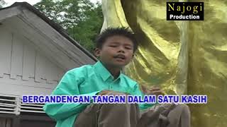 Miniatura de vídeo de "Lagu Rohani " SATUKANLAH HATI KAMI " Kidung Jemaat | Voc : Elton Panggabean"
