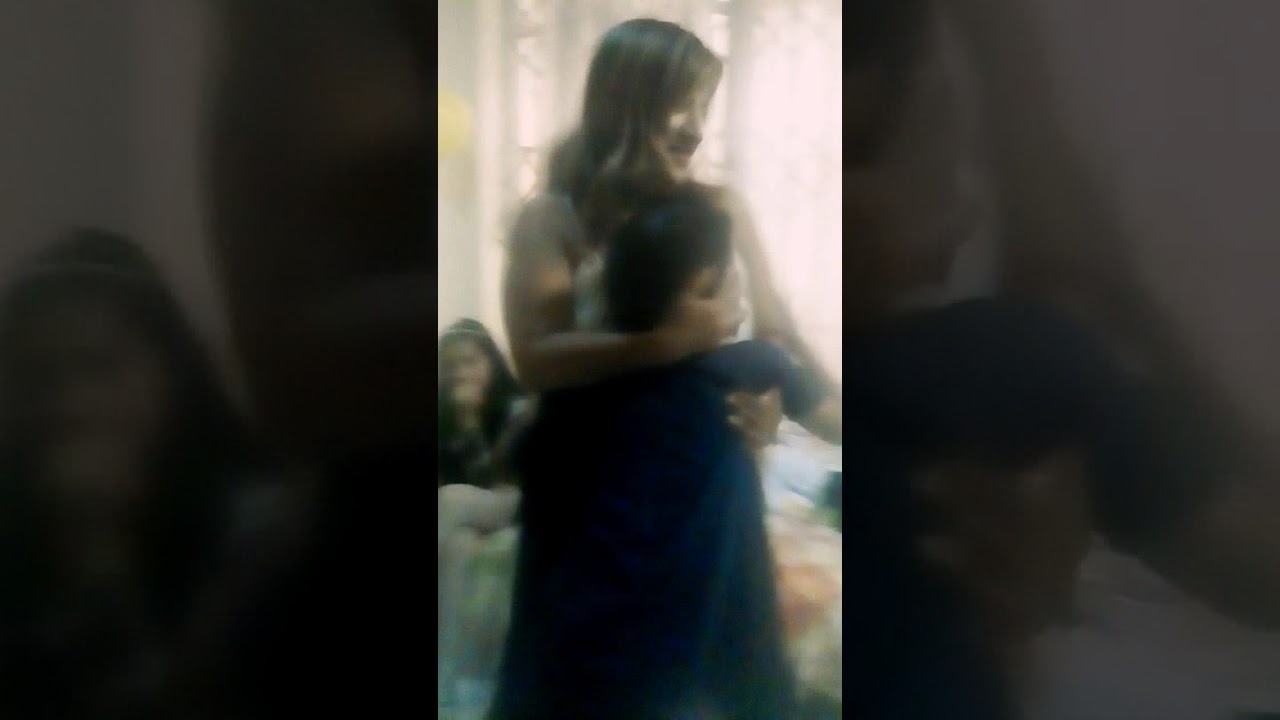 Mi hermano bailando con mi tia - YouTube