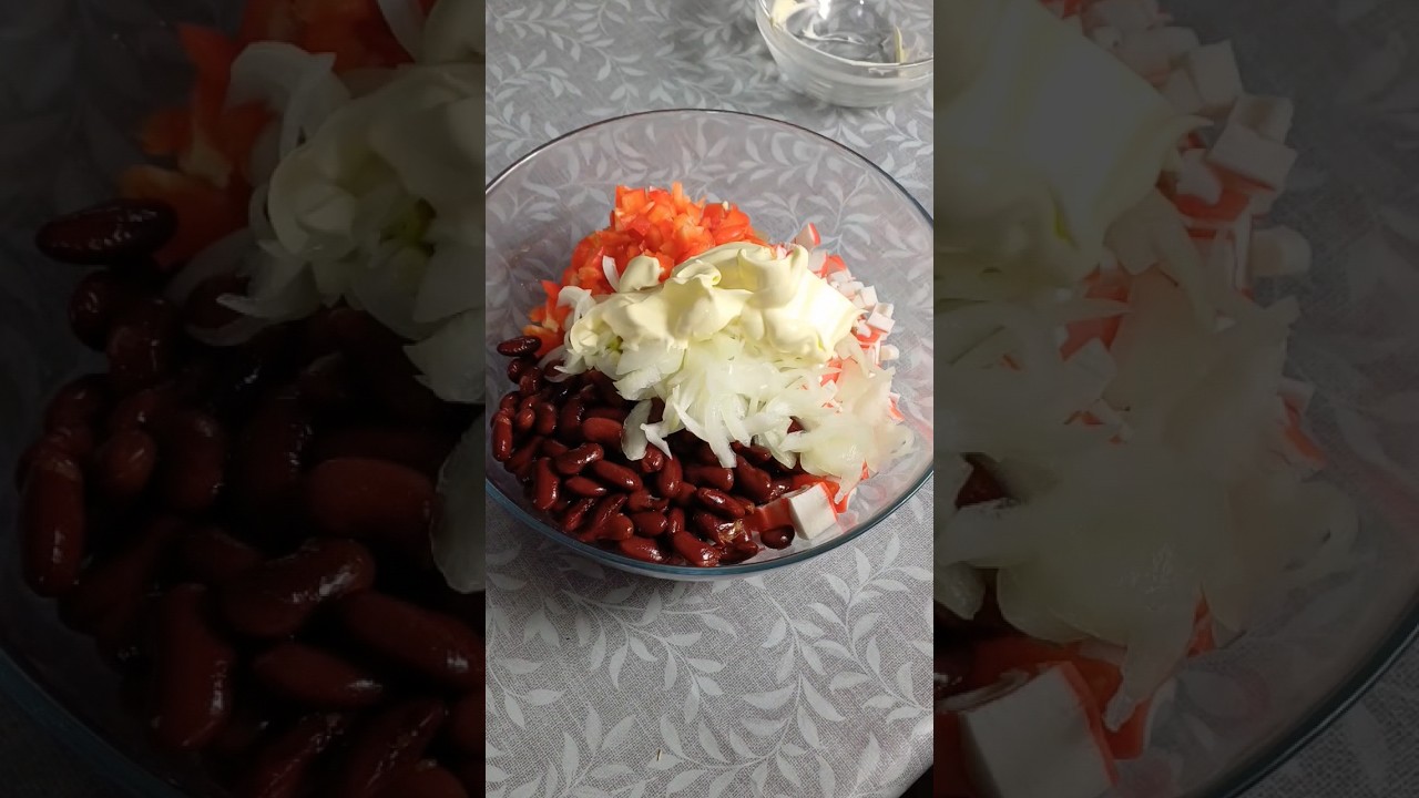 Свежий салат за ТРИ минуты не считая маринования лука😂