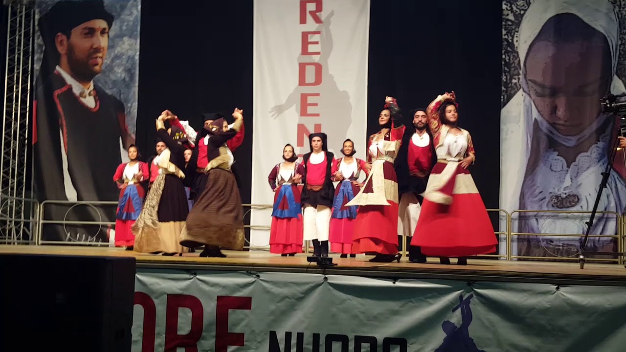 Gruppo Folk Brahallos di Fonni - Ballu Torrau