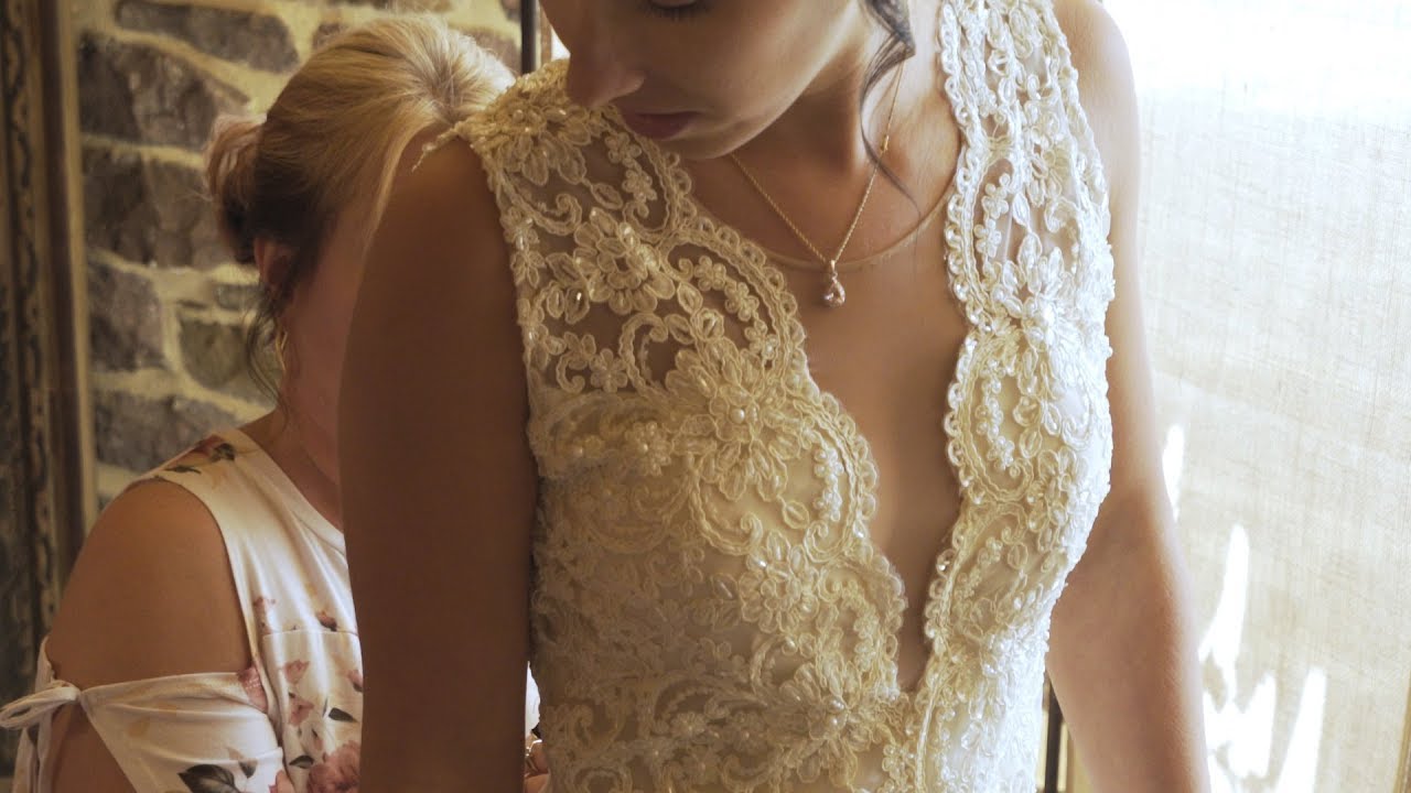 Bride Wears Grandma's dress to her wedding Brent & Becca wedding