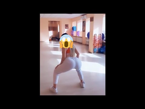 sexy girl twerk on periscope live....
