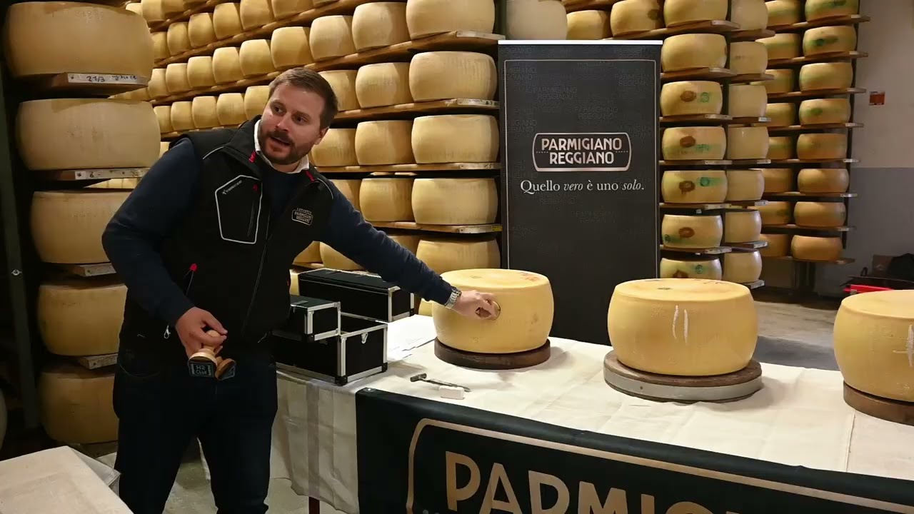 Battitura del Parmigiano Reggiano