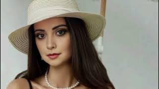 Исполняет ИИ,Стихи Татьяна Самаль, автор песни IRYNAZA VADSKA888 --От Постоянного Бежим.