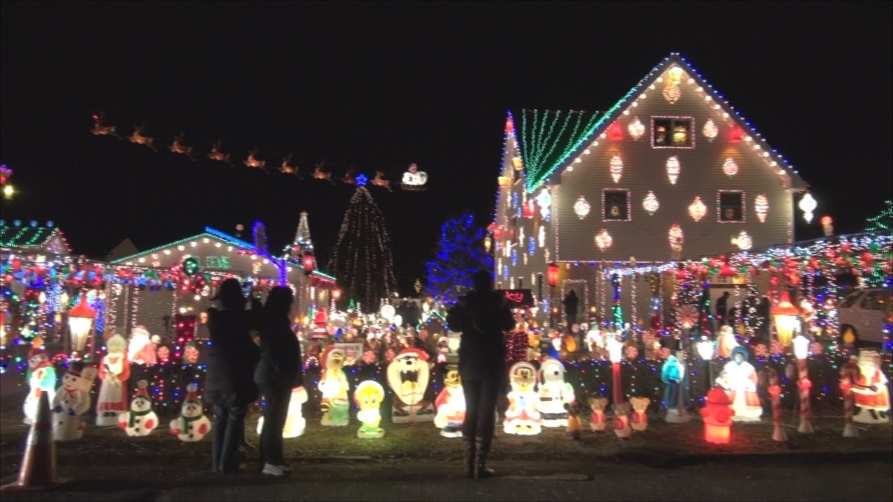 Wandering NEPA with Wendy The Peckville, PA Christmas House YouTube