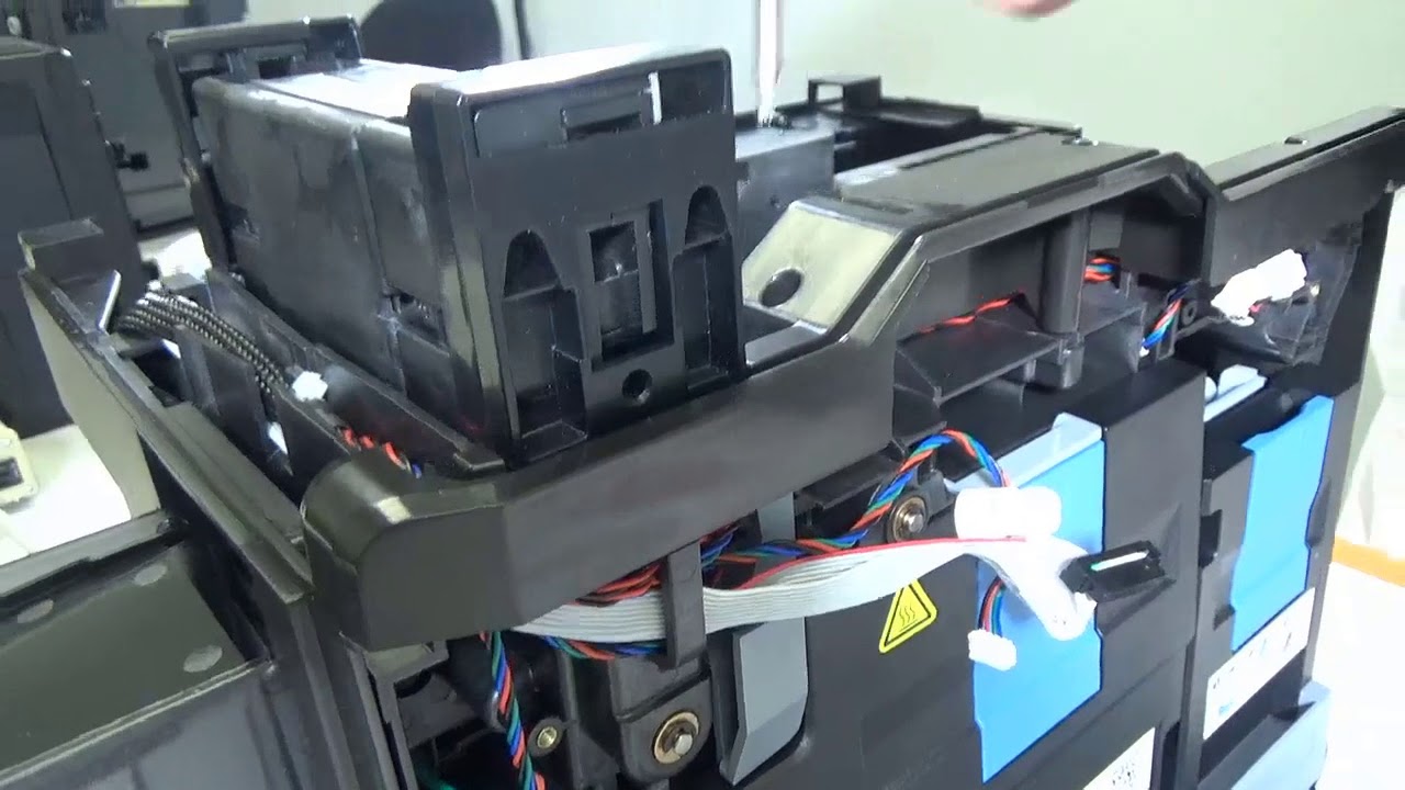 FARGO HDP6600 How to Install an ISO Card Flattener