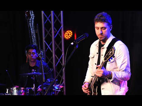 The Black Armadillos duo rock chitarra-batteria live al Premiato Circo Volante del Barone Rosso