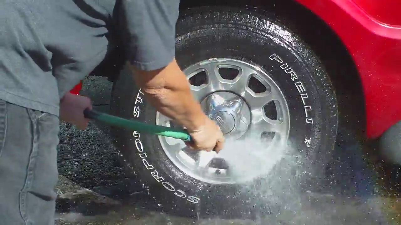 Flash Brown Royal non-acid wheel cleaner Lincoln Navigator