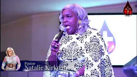 Natalie Kirkpatrick praying in tongues "Glory Mome...