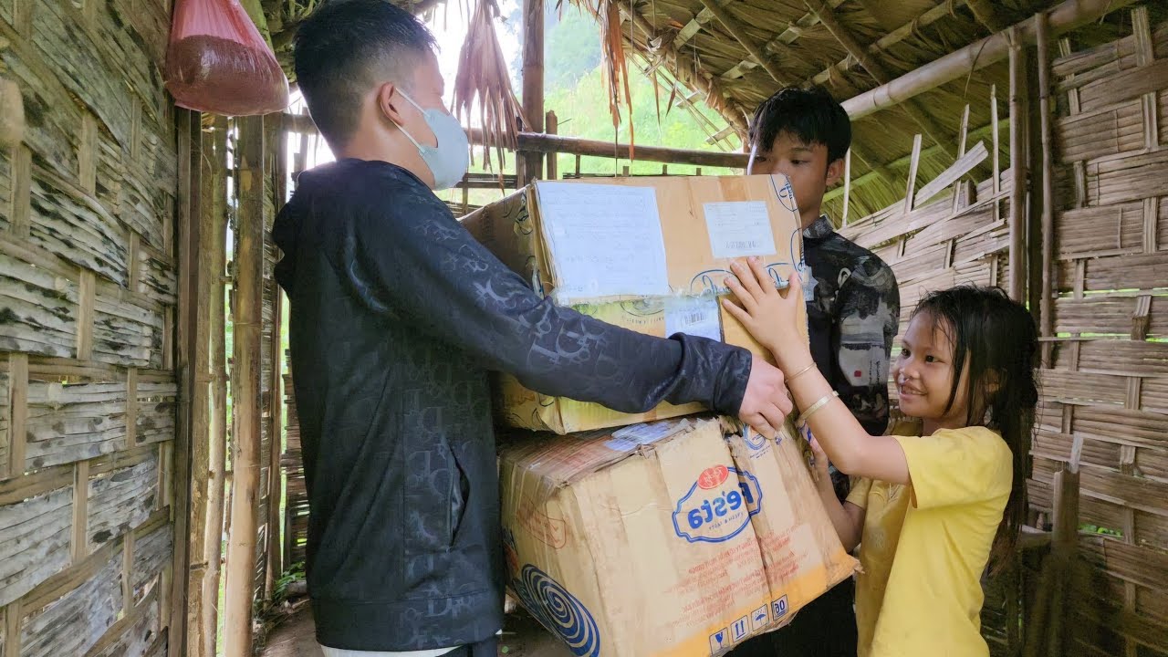 Two poor brothers harvest lemons and sell fruit, receiving gifts from their aunt and uncle
