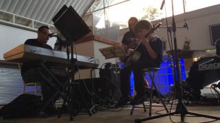 Que Niño Es Este Y Feliz Navidad - Andrey R. López