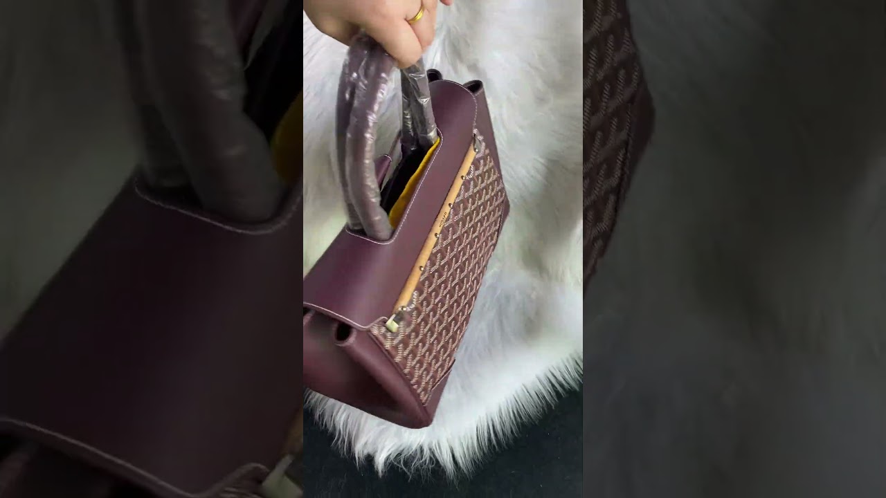 A statement tote for everyday sophistication.💜💜💜 