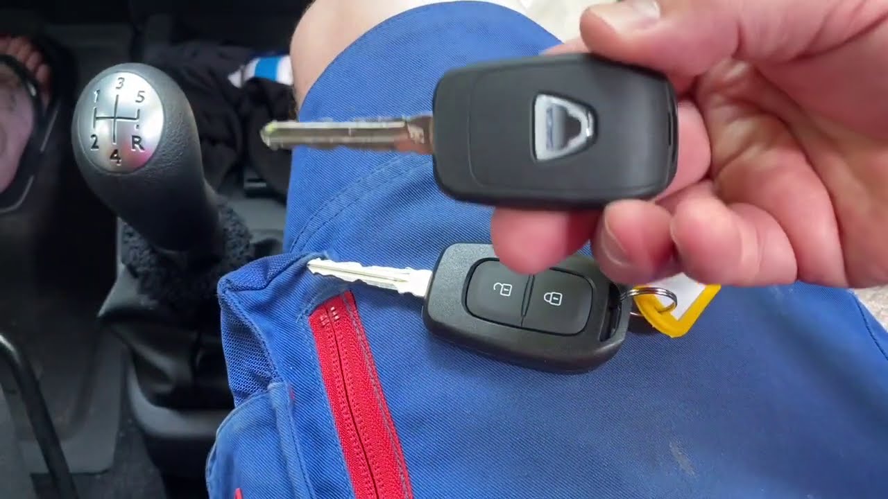 Dacia Lodgy Schlüssel nachmachen lassen - Autoschlüssel Dacia Lodgy  anlernen mit der ZedFull 