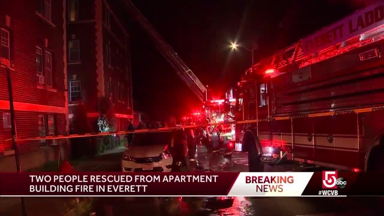 2 rescued from Everett apartment building fire - YouTube