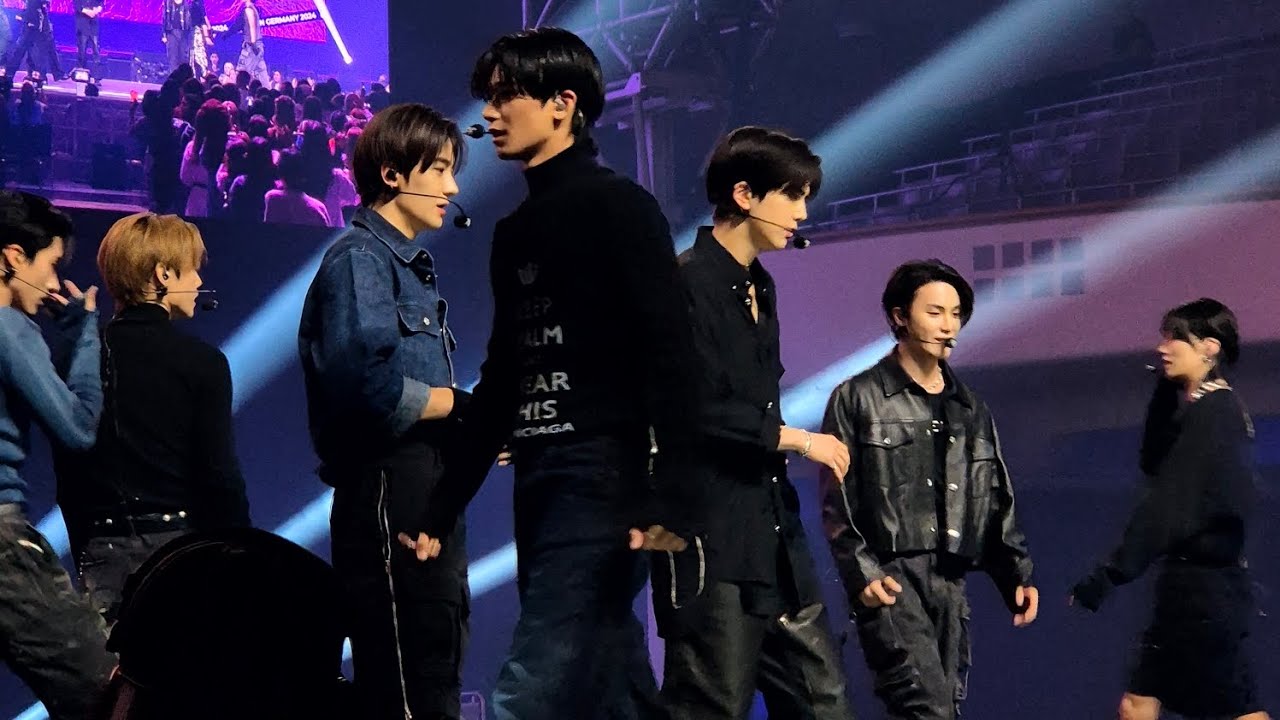 240928 THE BOYZ(더보이즈) - MAVERICK   Kcon Germany Fancam