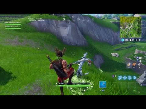 Video: Fortnite Gigante Rock Man, Un Pomodoro Incoronato E Una Posizione Di Un Albero Circondato