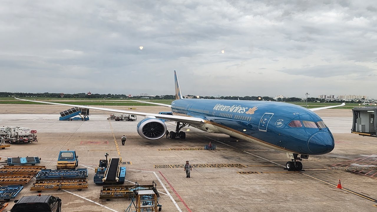 Vietnam Airlines 787-10 Ho Chi Minh City To Bangkok "Full Flight"