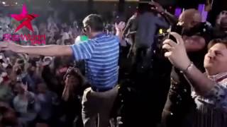 Crowd Surf Fail 62 Year Old Man Jumps, But No One Catches Him