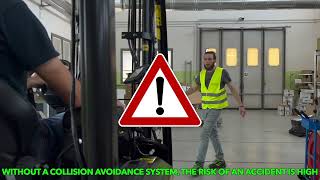 The forklift slows down automatically thanks to the UWB anti-collision system – KiwiSafe.