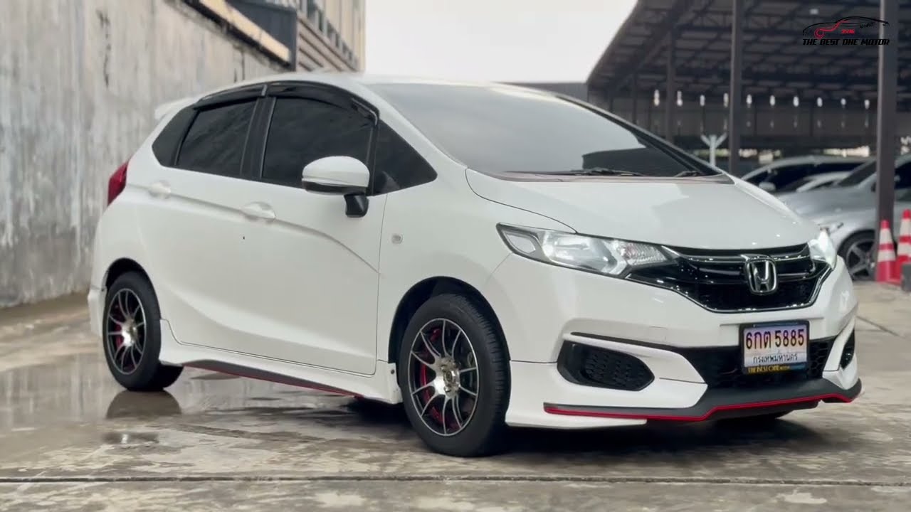 Honda Jazz  รถ Hatchback 5 ประตูยอดนิยม เครื่องยนต์ 1.5 ลิตร i-VTEC 117 แรงม้า
