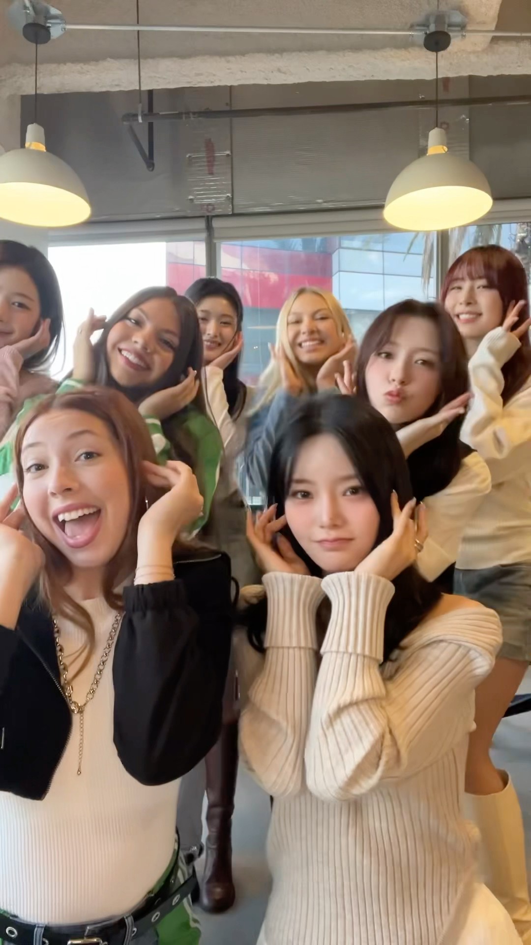 SOS we’re calling ? with @WE_FIFTYFIFTY ? #FIFTYFIFTY_SOS #SOS #FIFTYFIFTY #피프티피프티