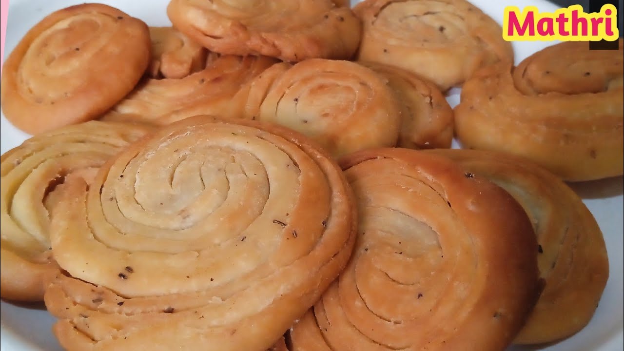 Crispy Mathri Recipe |Khasta Mathri Banane Ki Easy Vidhi | TeaTime Snacks|Holi Special Khasta Mathri