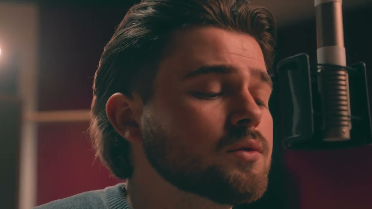 James Leslie - Paris - The 1975 - Acoustic cover