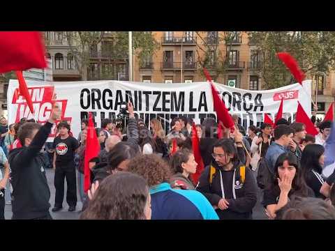 Hundreds protest in Barcelona against housing crisis, call for general strike