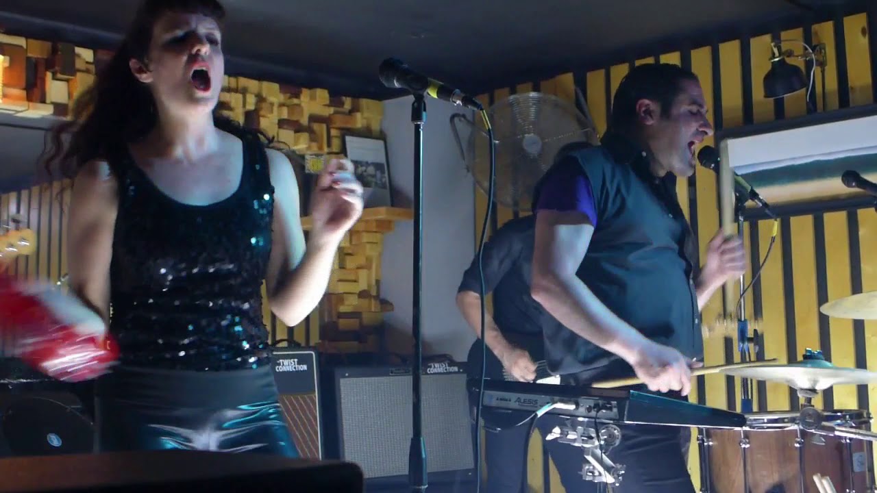 TWIST CONNECTION LIVE, TURN OFF THE RADIO PEPPERS BAR, LAGOS