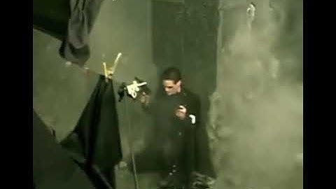 Keanu Reeves (Neo) Matrix Fail