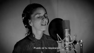 Mil Años Luz (Lyric Video) / Carolina de la Muela