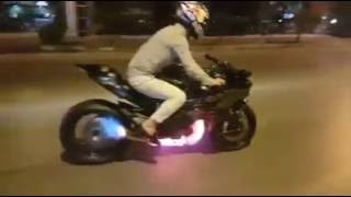 Kenan Sofuoğlu Kawasaki̇ H2R İle Cadde Dri̇ft Sokaklar Yaniyor