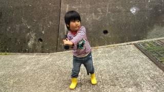 長靴で素振り！