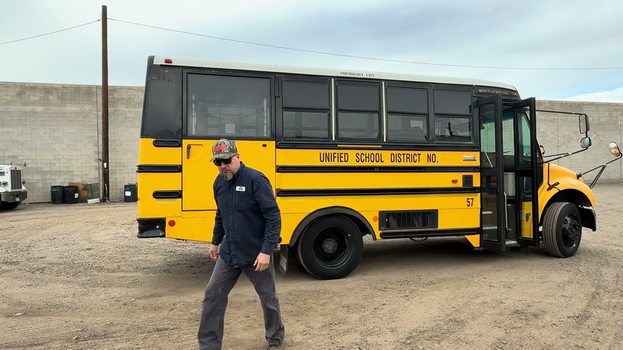 Thomas 5 window C2 School bus with handicap lift