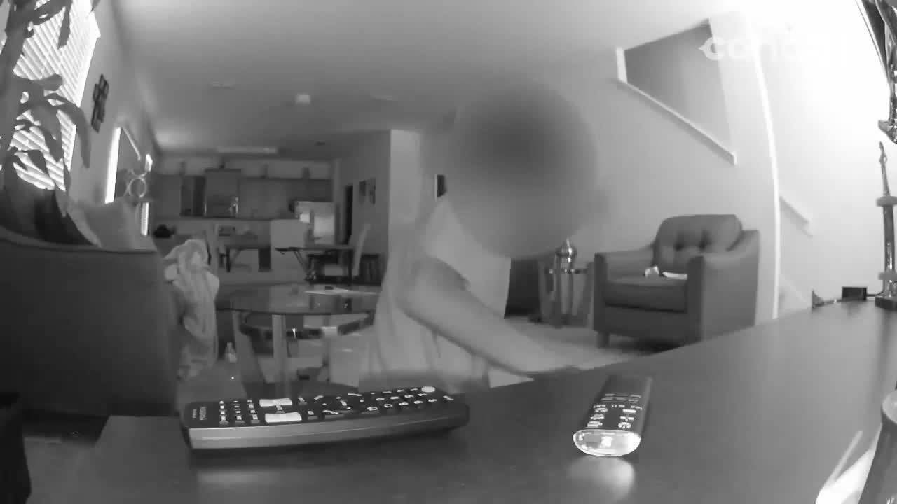 Home burglary caught on camera - YouTube
