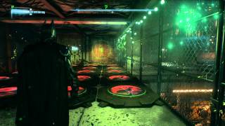 Batman Arkham Knight : Red question marks in electrified cage under Stagg Airships zeppelin