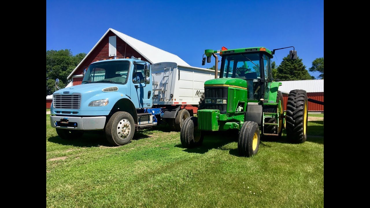 Cleaning Out The Grain Bins 2019 YouTube