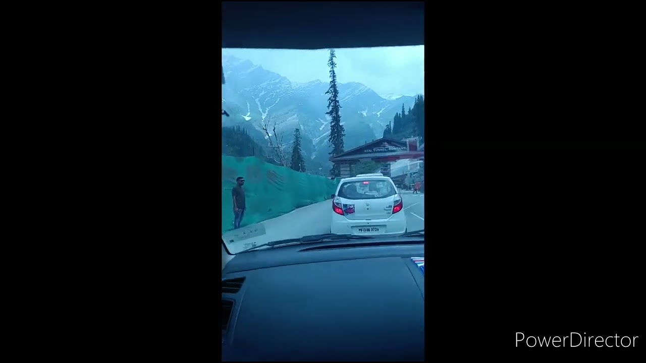 ATAL TUNNEL 9 KM LONG ON WAY FROM.MANALI TO KEYLONG-DECENT TUNNEL