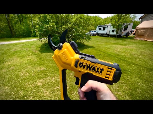 muskel Spædbarn mental DEWALT 20V MAX Pruning Shears Cordless Garden Tool - YouTube