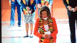 US Congress goes Wakanda! / takes a knee feat Nancy Pelosi, Kamila Harris