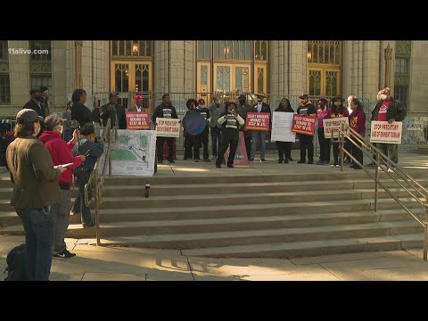 Peoplestown residents fighting to keep homes - YouTube