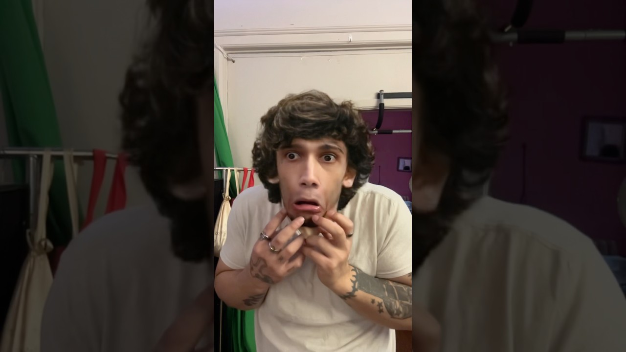 Sibling goes to little brother for girlfriend advise💀🤣