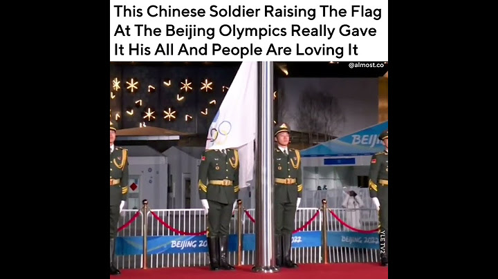 This Chinese Soldier Raising The Flag At The Olympics Really Gave It His All And People Love It