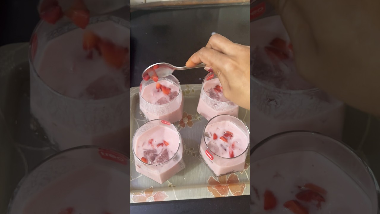 Strawberry custard shake 😋❤️