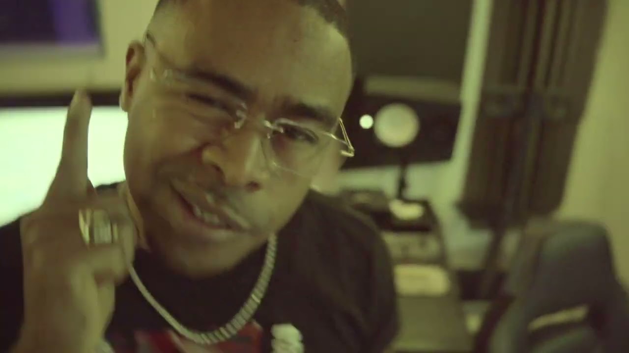 ONE LIO , @DjMacVEVO-uo9es  -  P$$Y MIND (WYFL RIDDIM)