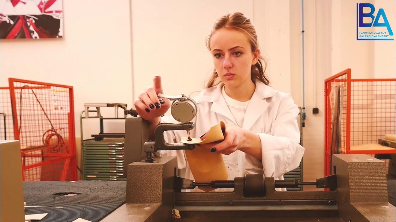 Bac professionnel Maroquinerie - YouTube