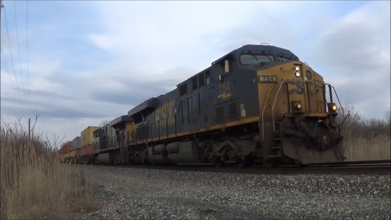 Max Track Speed 60MPH CSX Intermodal - ES44AH 